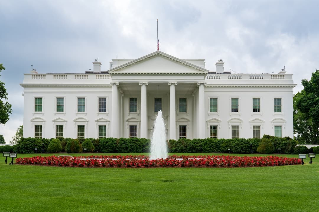 Elhalasztotta Trump AI-aláírási ceremóniáját a Fehér Ház