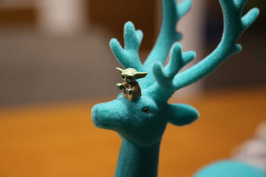 Kipróbálták a Fawn Friends AI-plüssállatot, ami Mitski apját is kiszimatolja