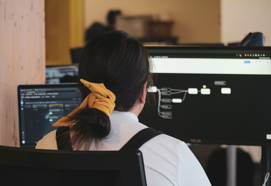 Lusta fejlesztőként gondolkodó AI-ügynököt hoz a Ponytail