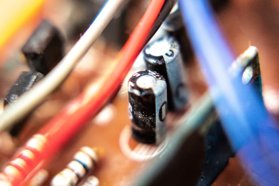 Qwen-Scope: nyílt forráskódú SAE-csomaggal teszi értelmezhetővé a LLM-ek belső működését a Qwen AI